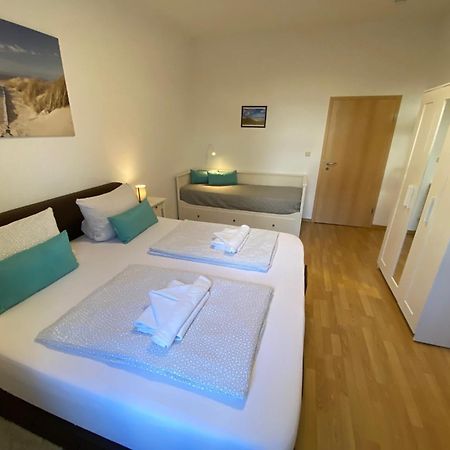 Zur Schleuse - Ferienwohnung Bis 6 Personen Mit Gem Garten รอสต็อค ภายนอก รูปภาพ