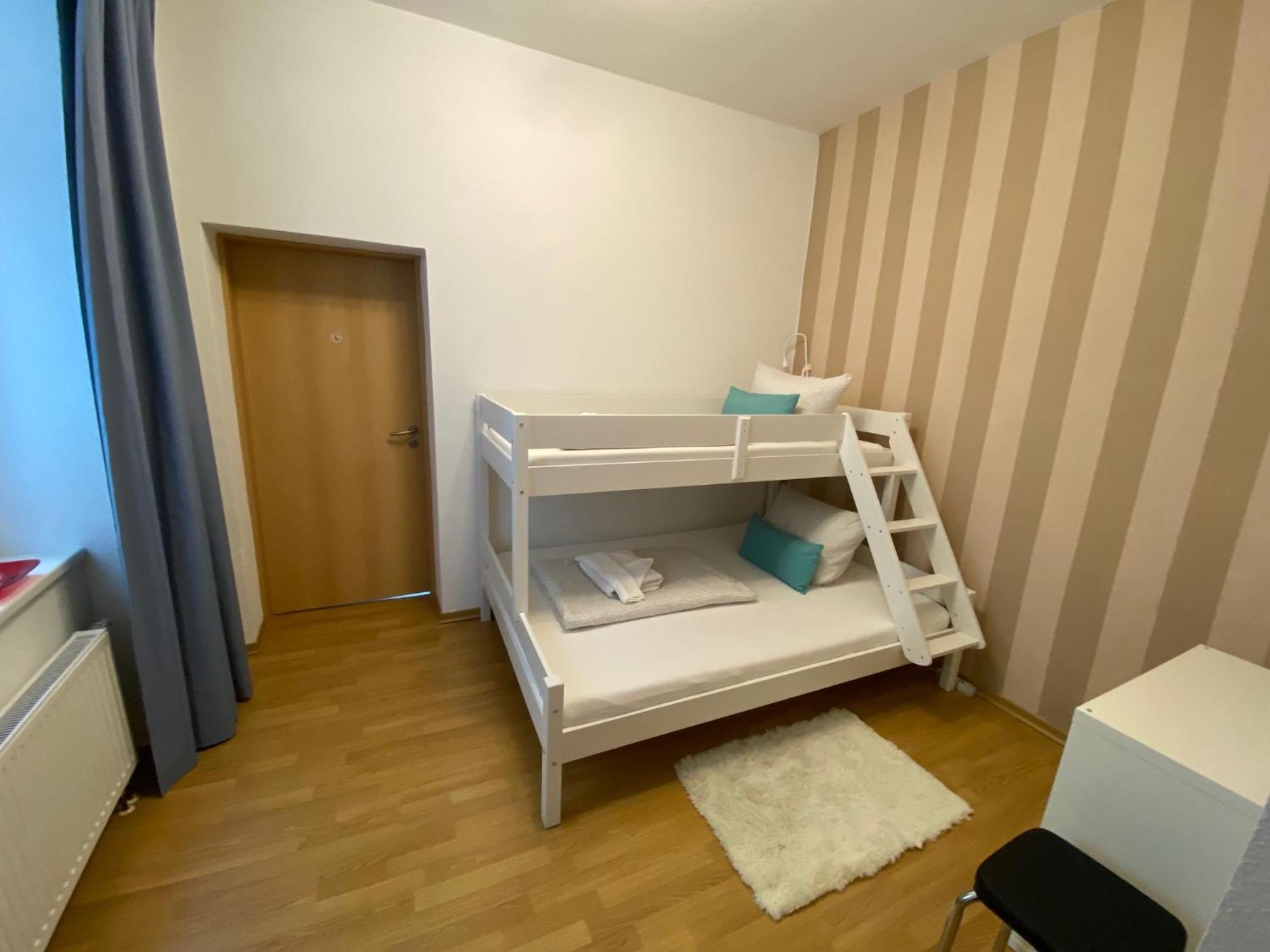 Zur Schleuse - Ferienwohnung Bis 6 Personen Mit Gem Garten รอสต็อค ภายนอก รูปภาพ