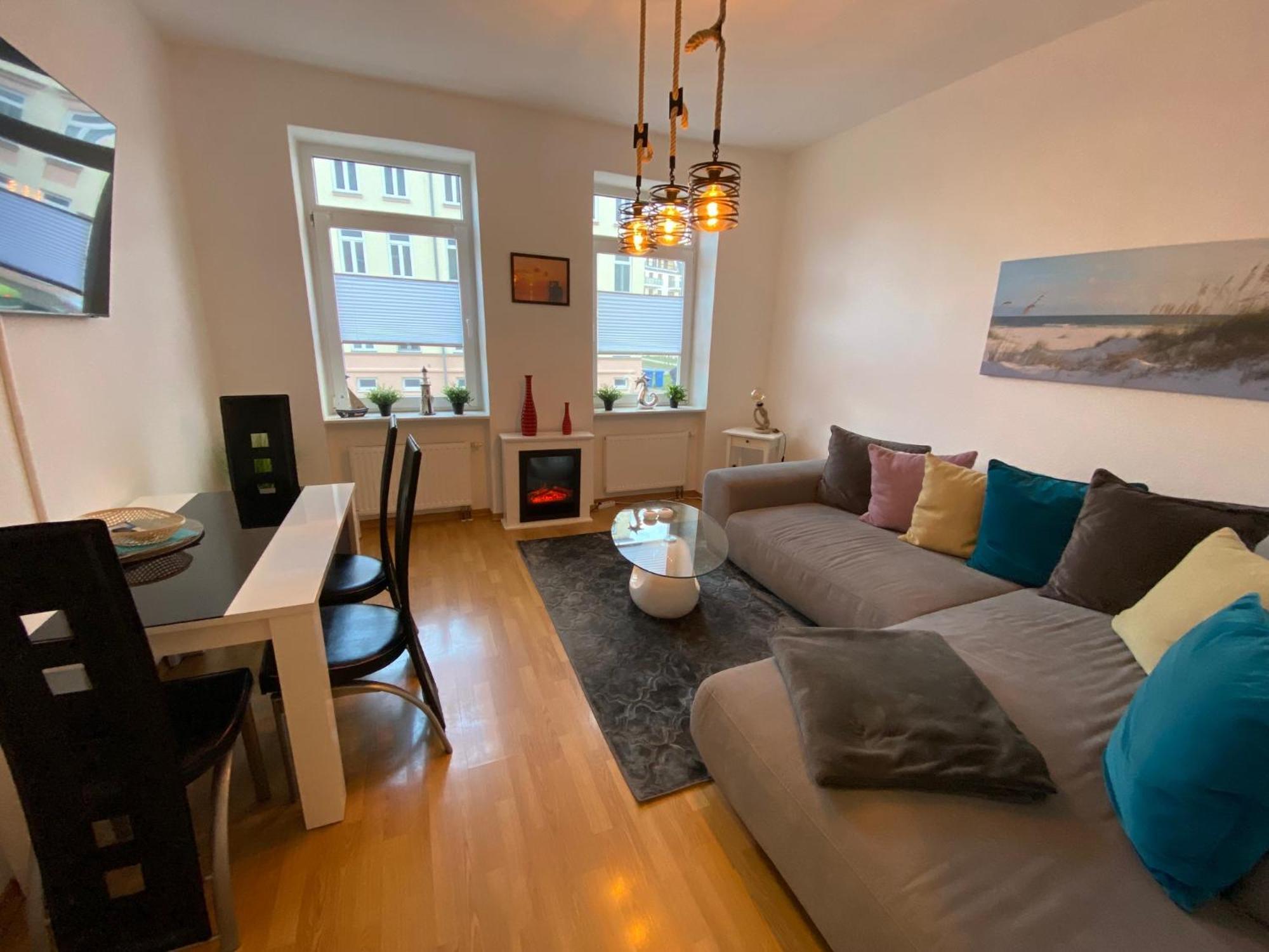 Zur Schleuse - Ferienwohnung Bis 6 Personen Mit Gem Garten รอสต็อค ภายนอก รูปภาพ