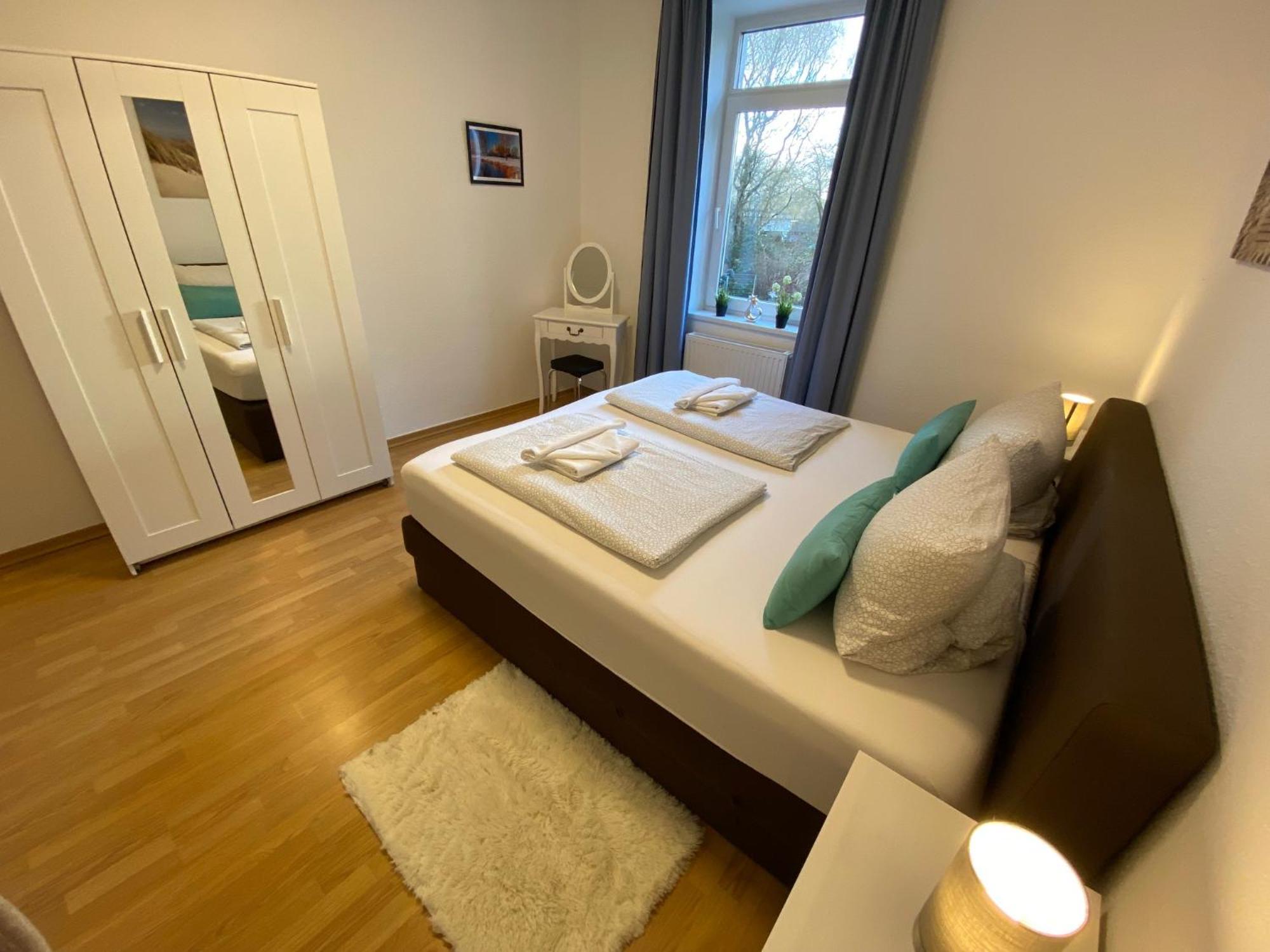 Zur Schleuse - Ferienwohnung Bis 6 Personen Mit Gem Garten รอสต็อค ภายนอก รูปภาพ